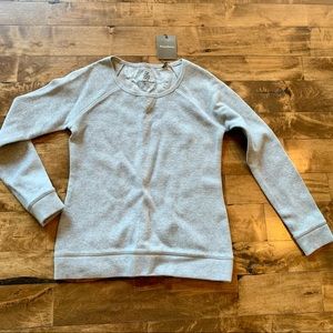 TOMMY BAHAMA  gray scoop neck sweatshirt xs